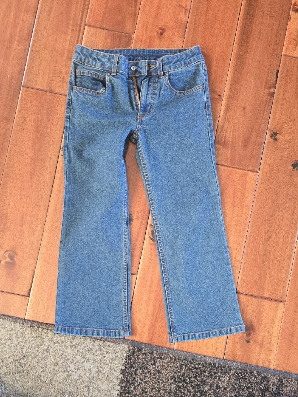 Jeans - Picture 2 of 3